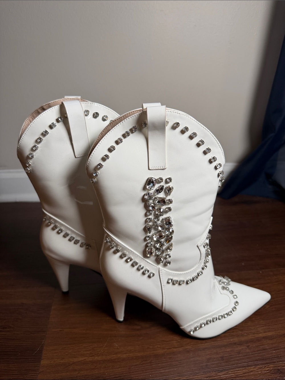 Azalea Wang Official Freida White Cowboy Boots - Picture 5 of 9